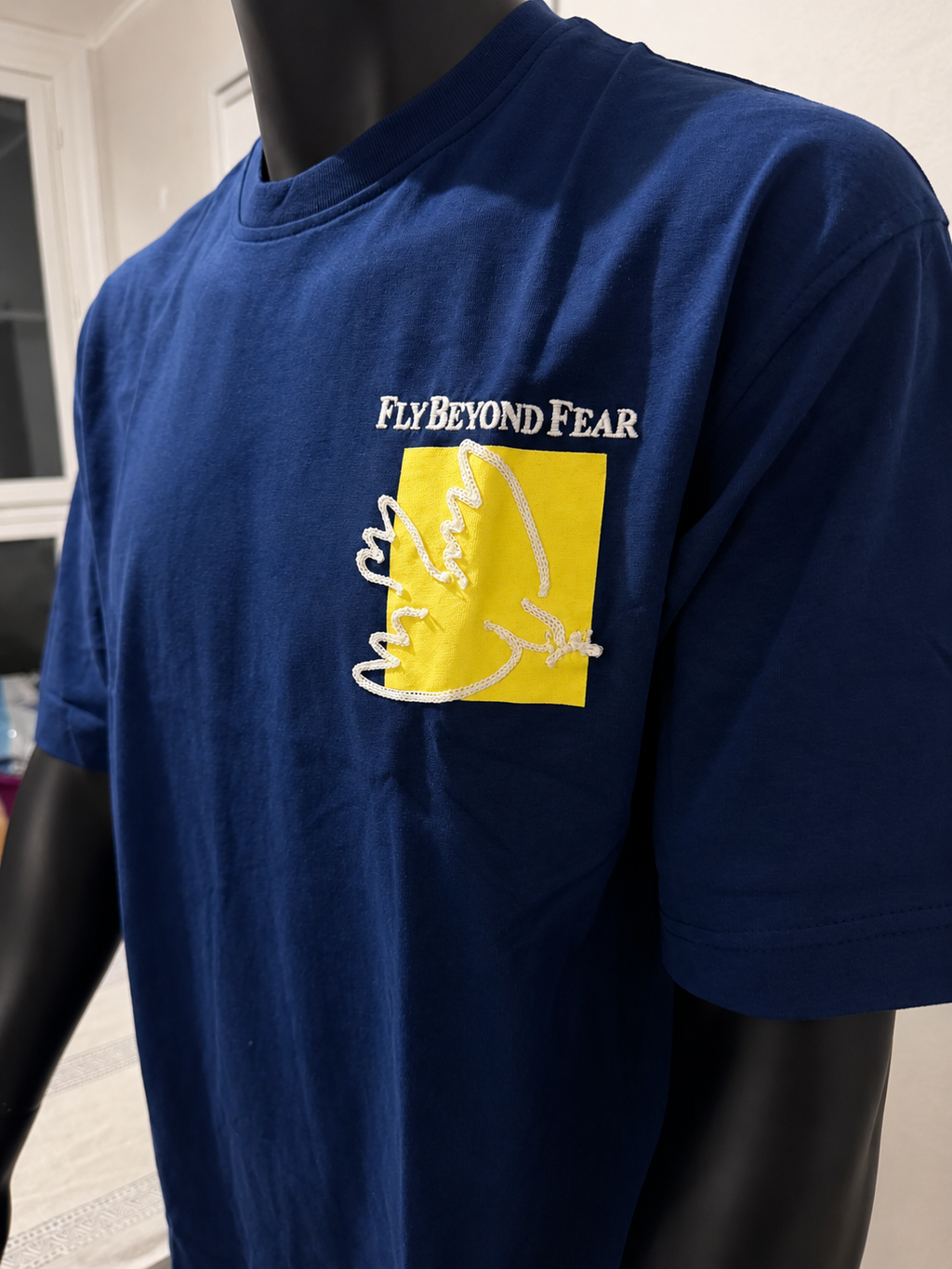 T-shirt Fly Beyond Fear – Bleu Marine